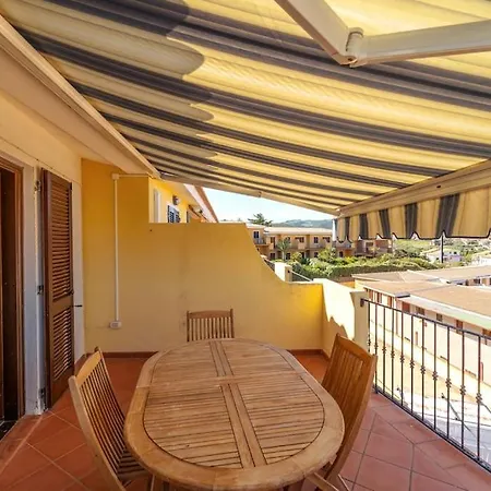 Casa Con Balcone Vicino Al Mare كاستيلساردو